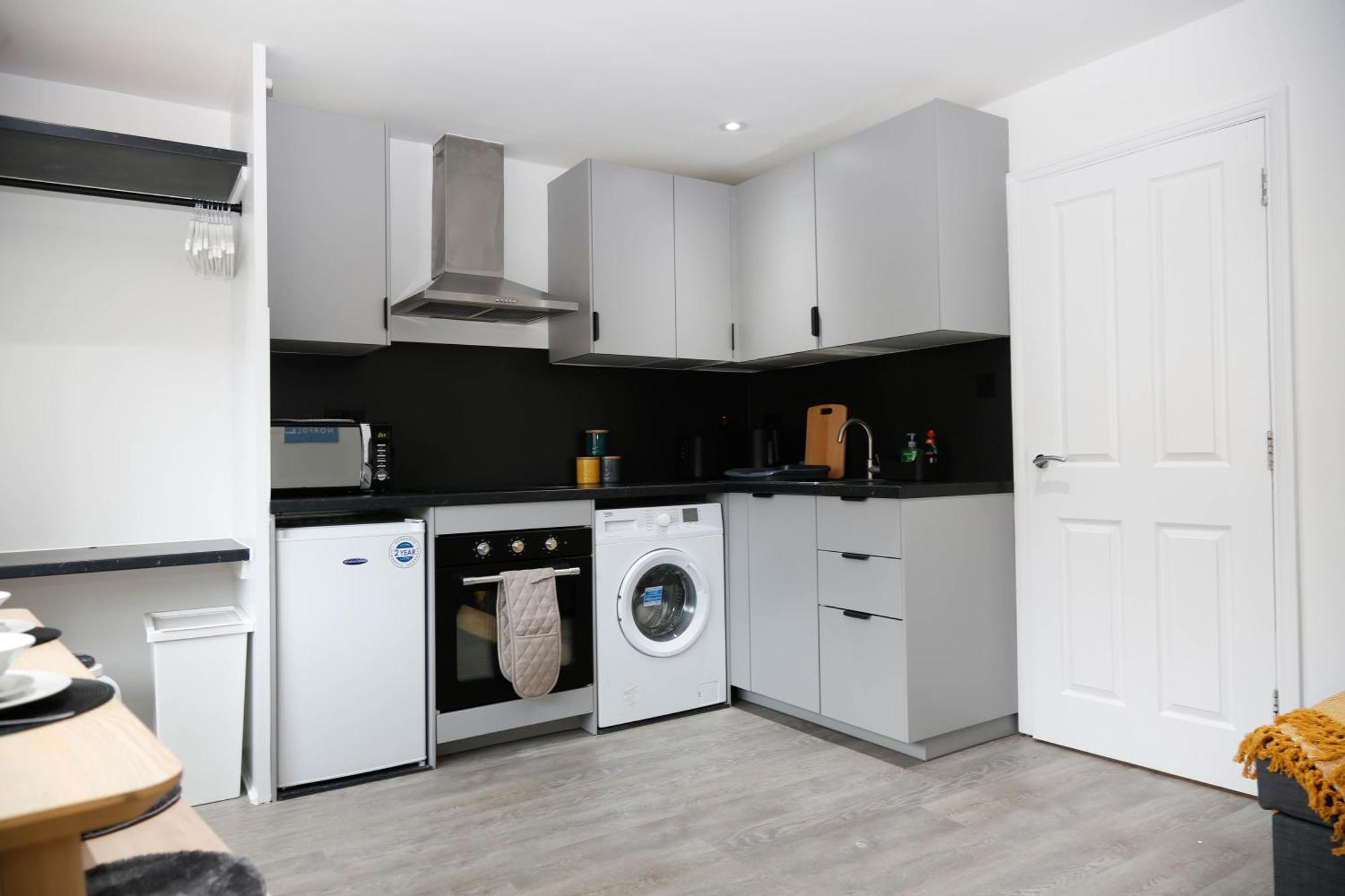 New Luxury Apartments In Central London Next To Shops, Cafes, Bars & Metro Zewnętrze zdjęcie