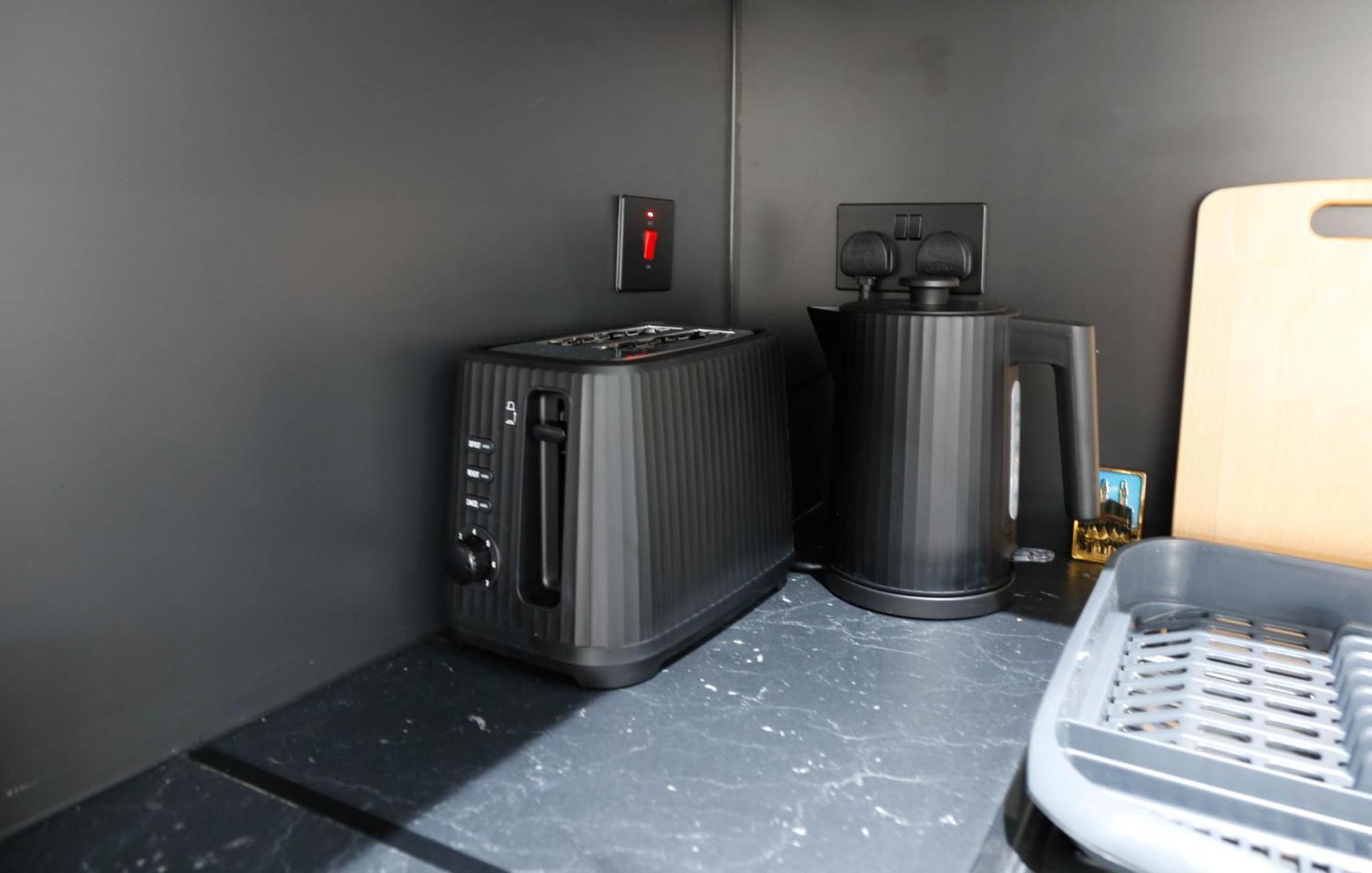 New Luxury Apartments In Central London Next To Shops, Cafes, Bars & Metro Zewnętrze zdjęcie