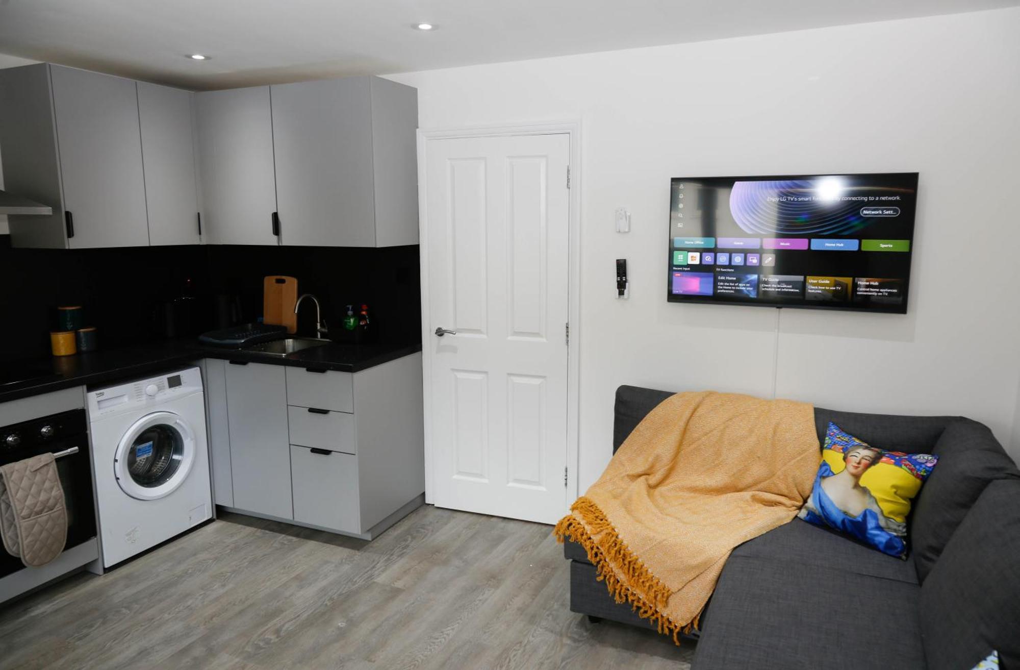 New Luxury Apartments In Central London Next To Shops, Cafes, Bars & Metro Zewnętrze zdjęcie