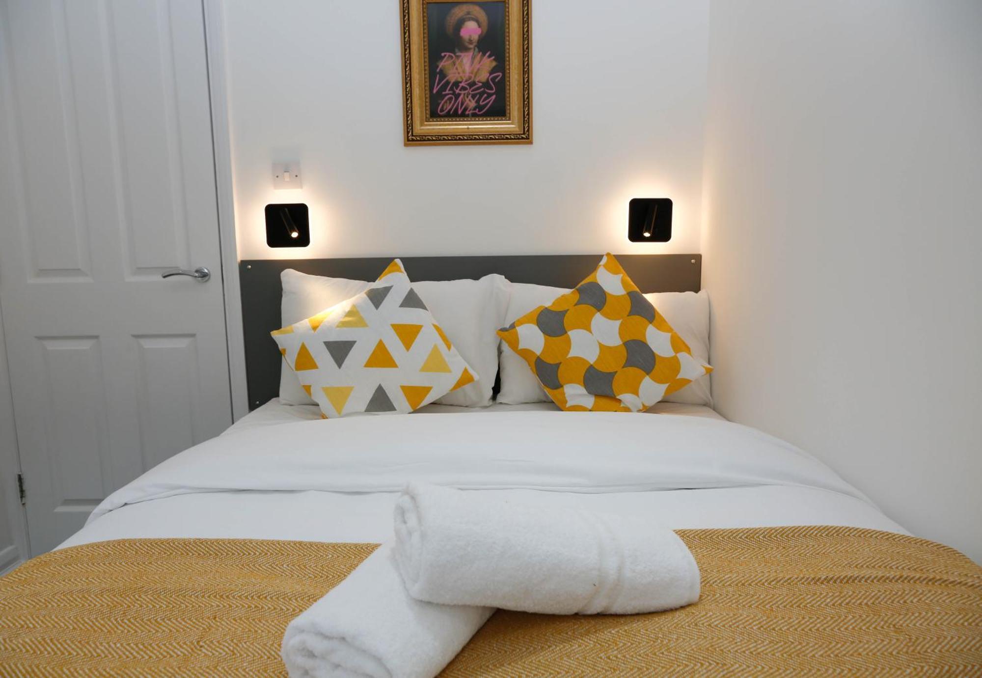 New Luxury Apartments In Central London Next To Shops, Cafes, Bars & Metro Zewnętrze zdjęcie